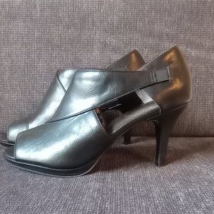 Black Life stride open toes  pumps  size  8.5